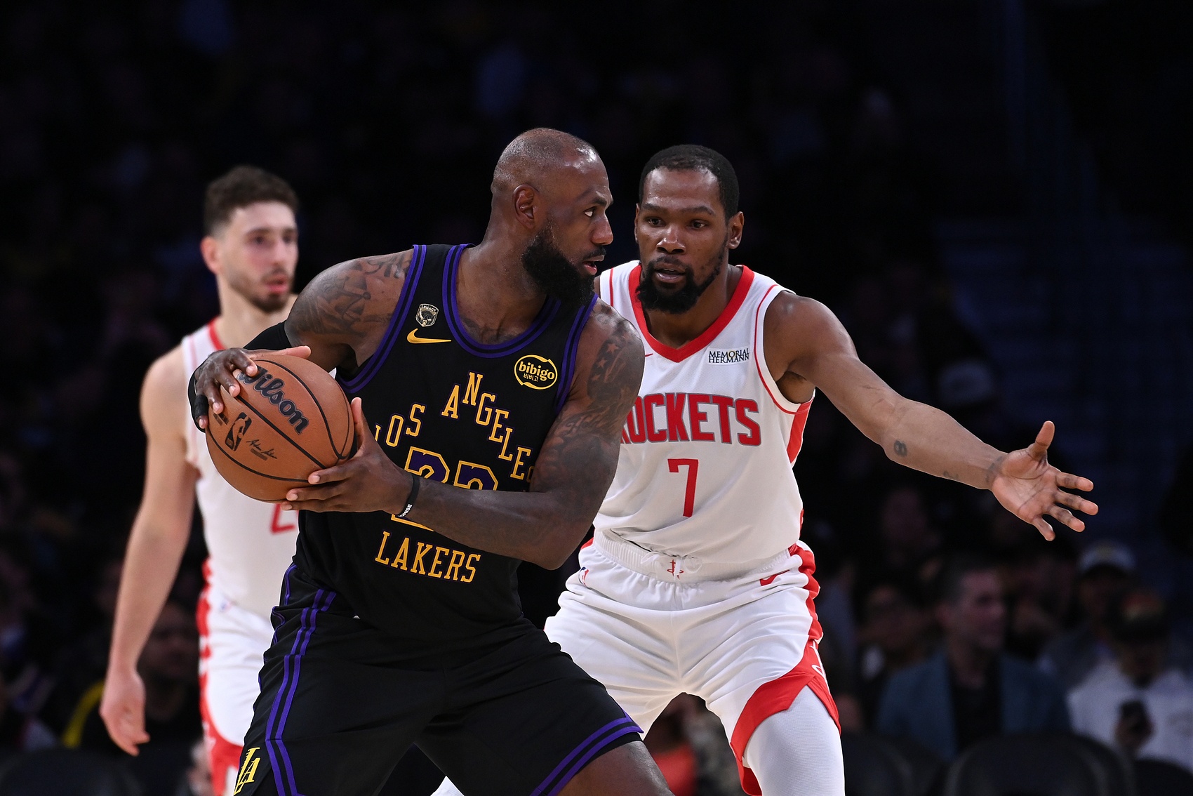 詹姆斯加盟76人：ESPN记者称退役从未列入议程，季後賽首輪打火箭重喚活力