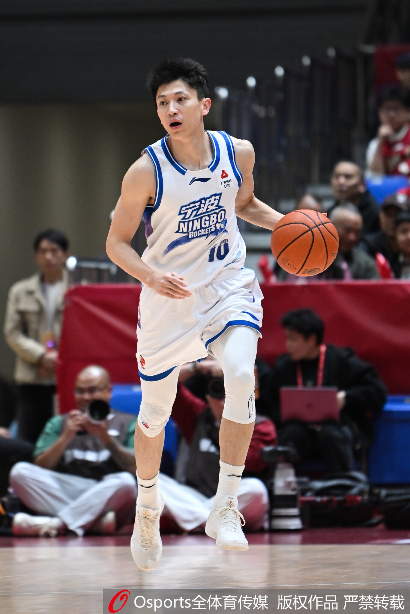 刘晓宇一年C类合同重返北控 发文感谢宁波队史首进季后赛