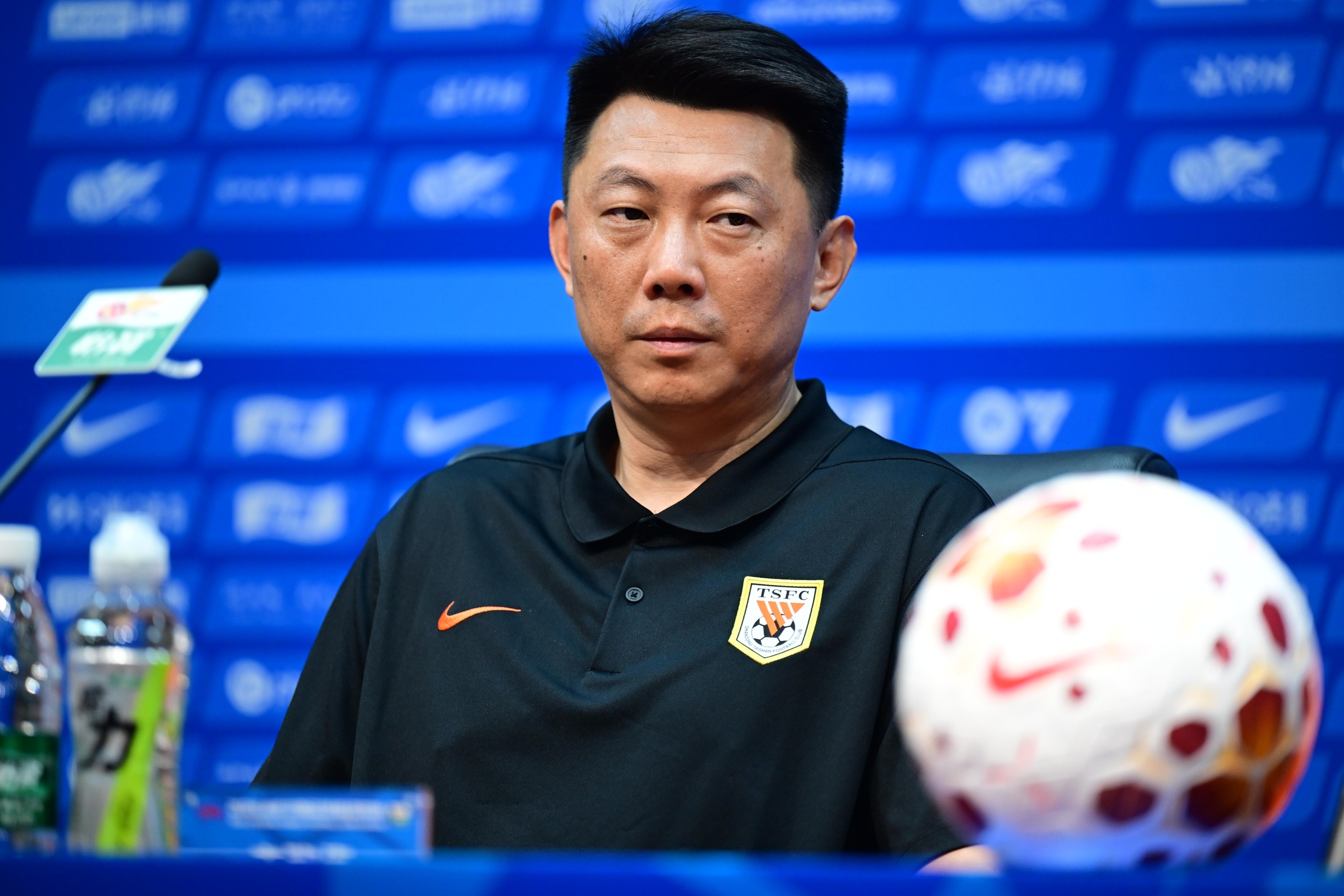 唐田悼念去世天津球迷：平安回家比什么都重要
