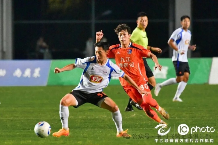 客场2-0力克江西庐山 厦门飞鹭终结6轮不胜 客场2-0力克江西庐山 厦门飞鹭终结6轮不胜