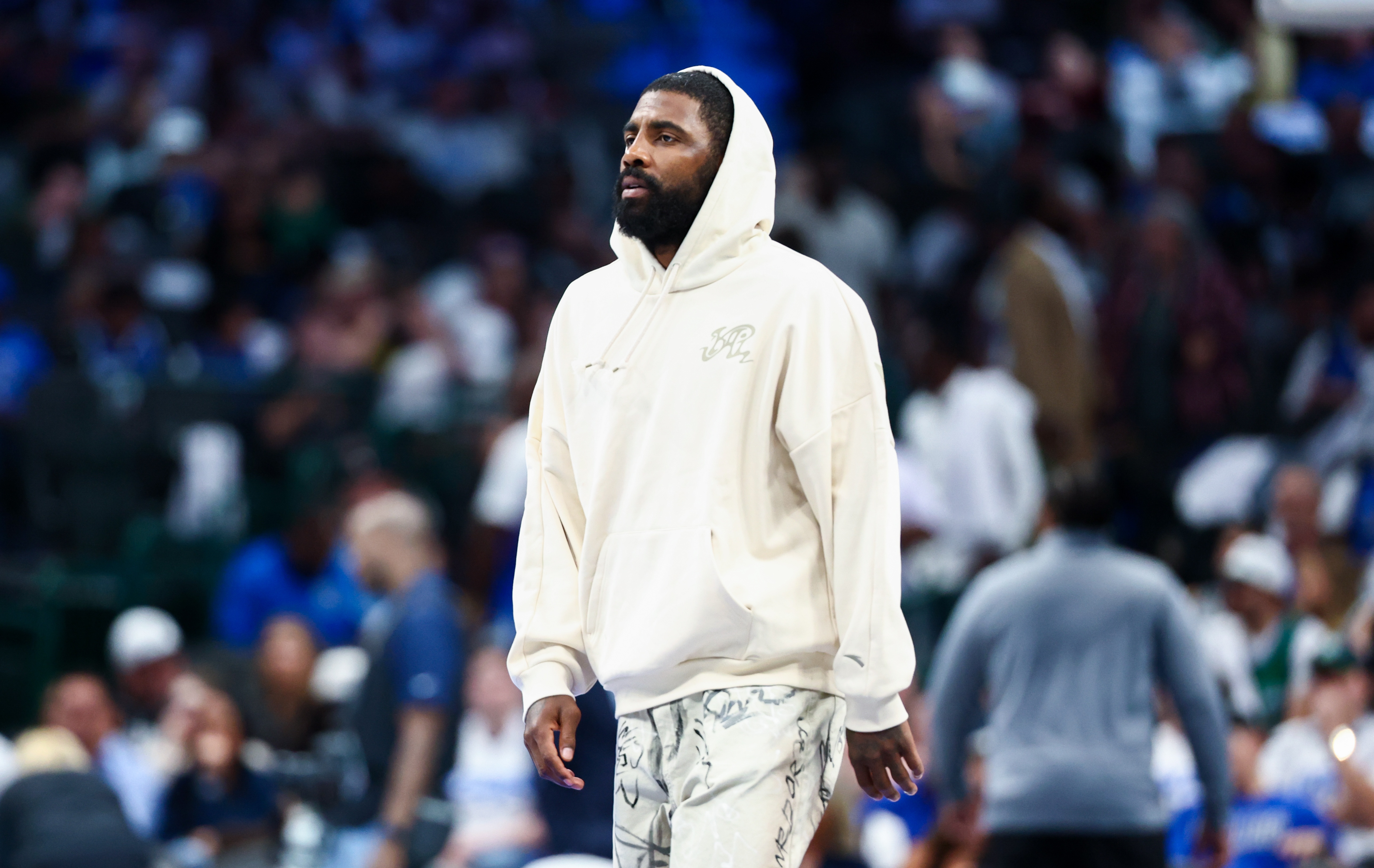 马布里评欧文:后卫位置极致标杆 现场观战库里感受不同 马布里评欧文:后卫位置极致标杆 现场观战库里感受不同