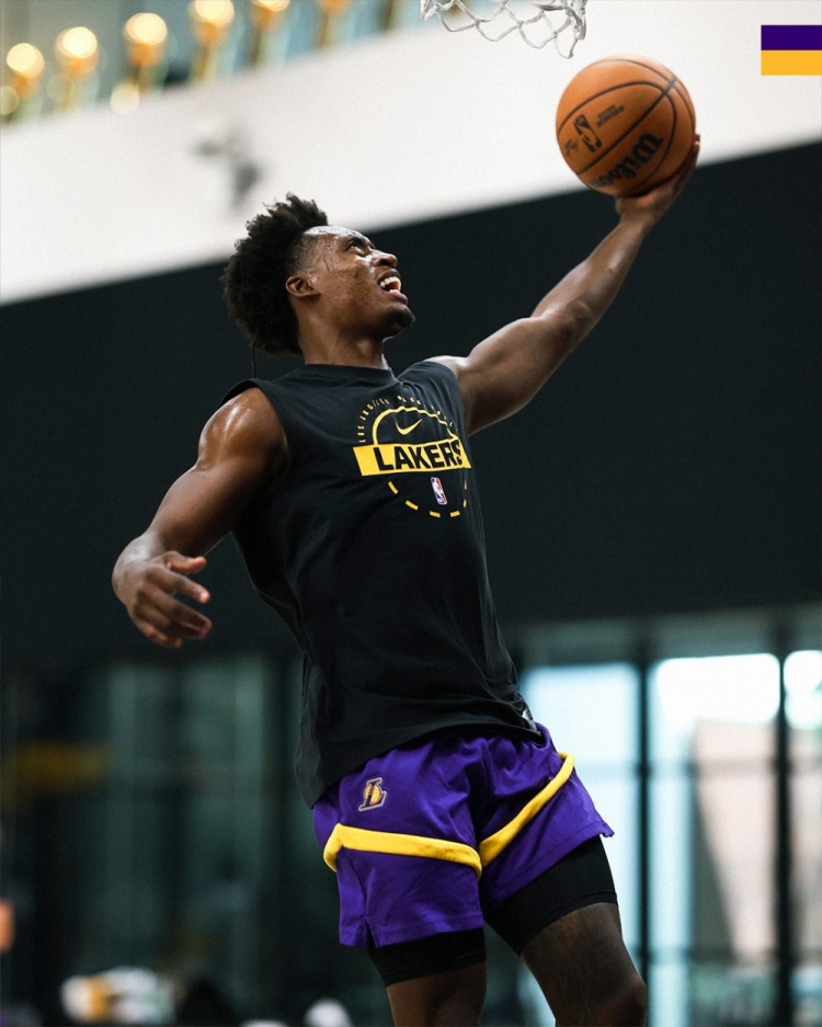 备战新赛季！湖人官方晒里夫斯、塞克斯顿和卡尔训练照